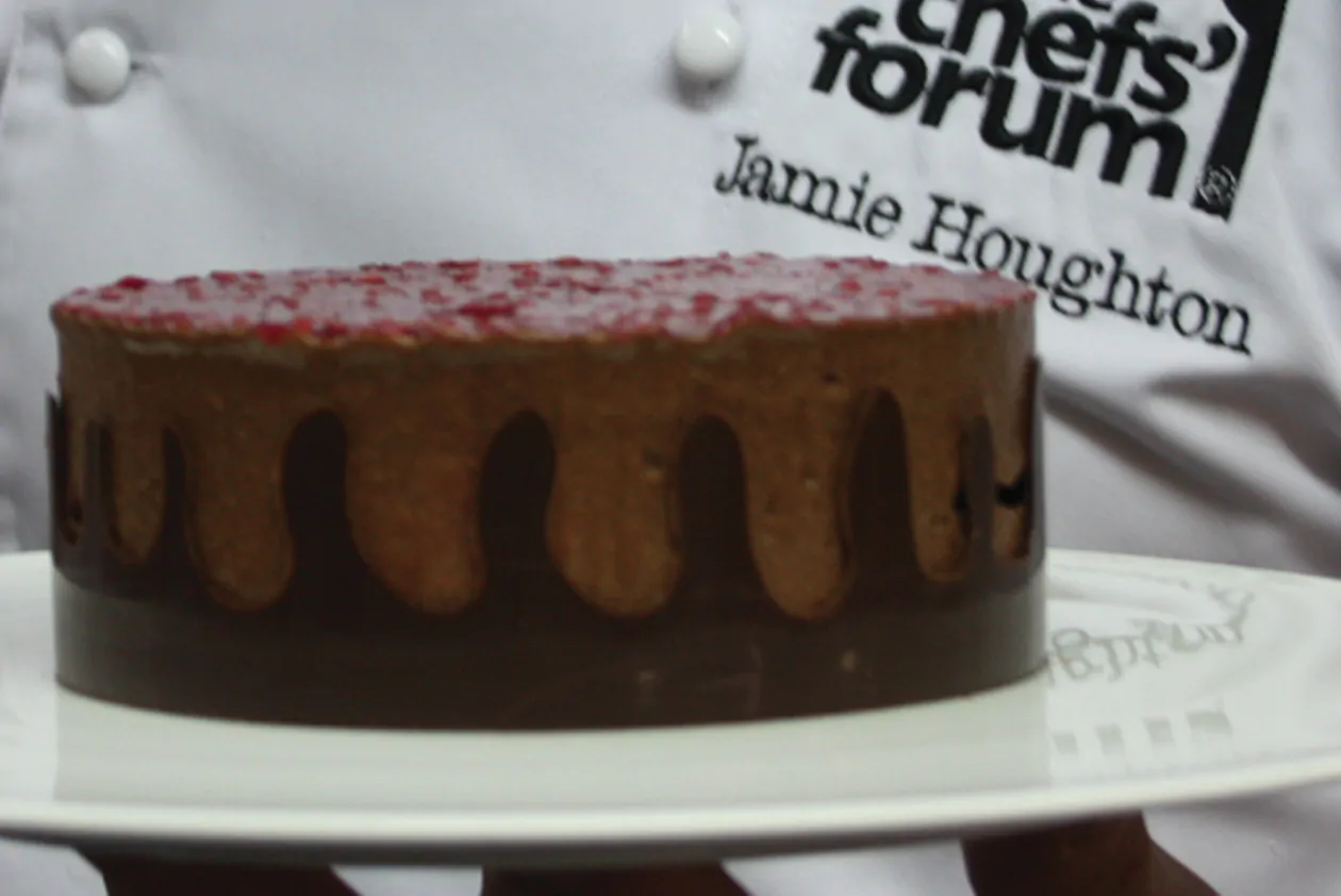  CHOCOLATE AND RASPBERRY ENTREMET CHOCOLATE SPONGE, CHOCOLATE MOUSSE, RASPBERRY JELLY & CHOCOLATE COLLAR